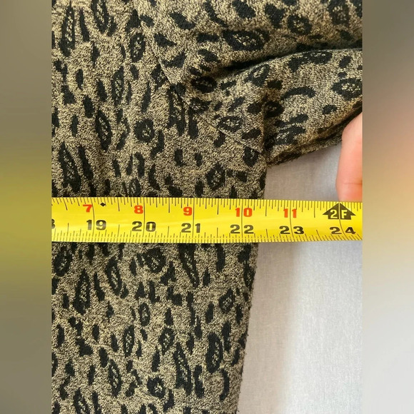 Soft Works Petite cheetah  Cardigan Sz L - Picture 5 of 7